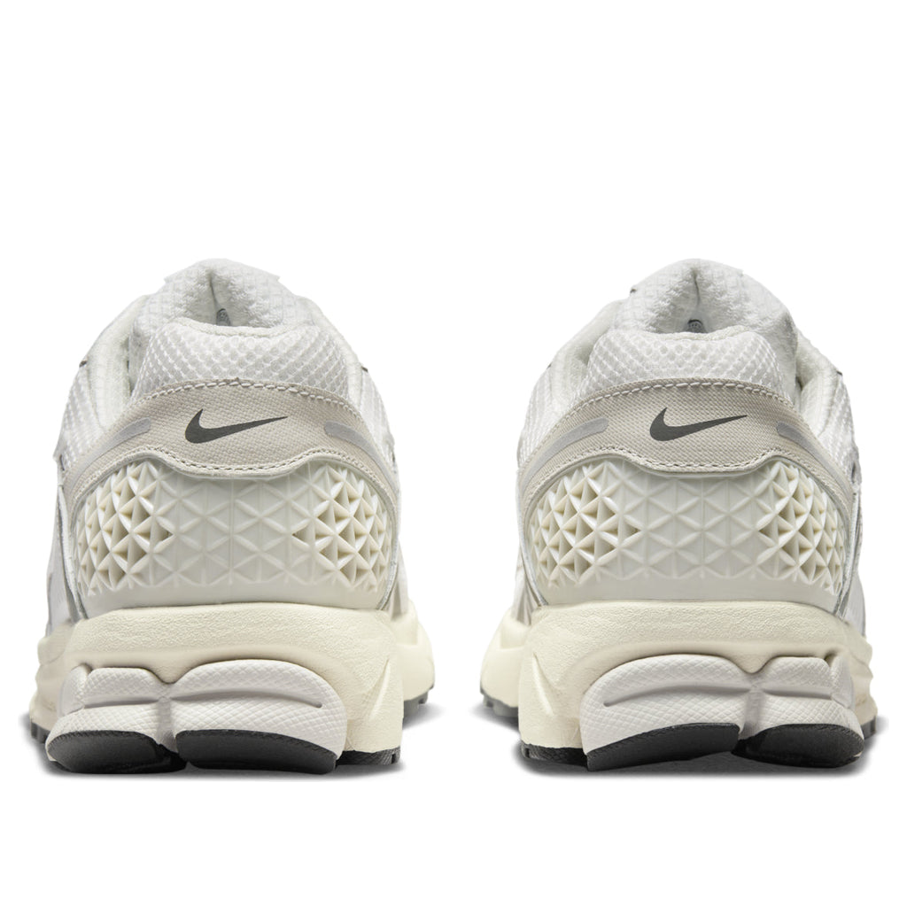 Nike Air Zoom Vomero 5 'Platinum Tint Photon Dust'